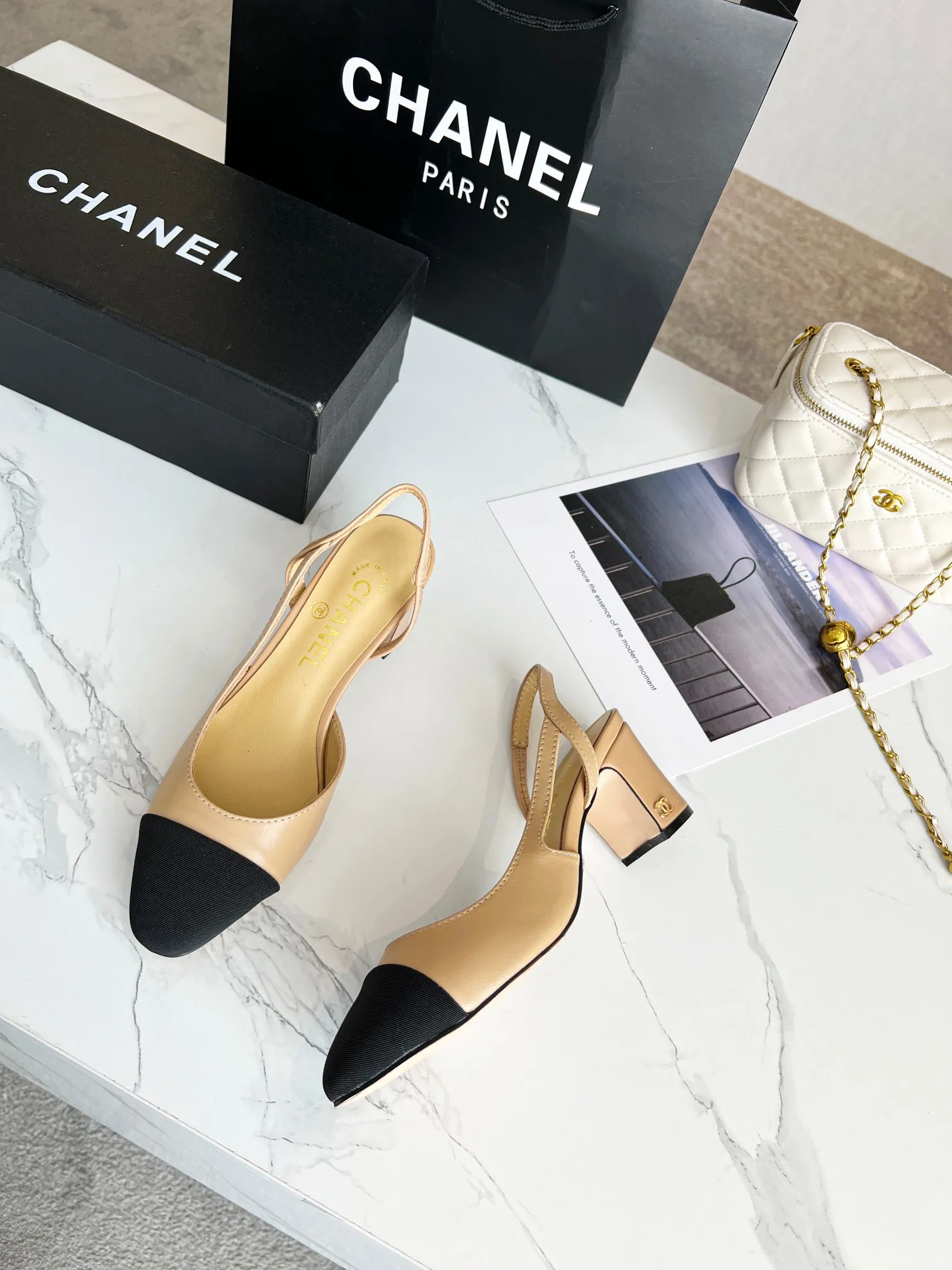👟👟Ex-factory price 480👟👟 Women's Shoes Women's Clothing Women's Shoes Factory Chanel classic hot style, 2023 early spring CHANEL official website synchronizes the latest spring sandals 😍High quality ✔ ⚡😍, very versatile and delicate on the feet 😘 Internet celebrity street style. & Size: 35–40, made of sheepskin, high-quality fabric, sheepskin lining inside the feet, heel height 6cm, leather outsole